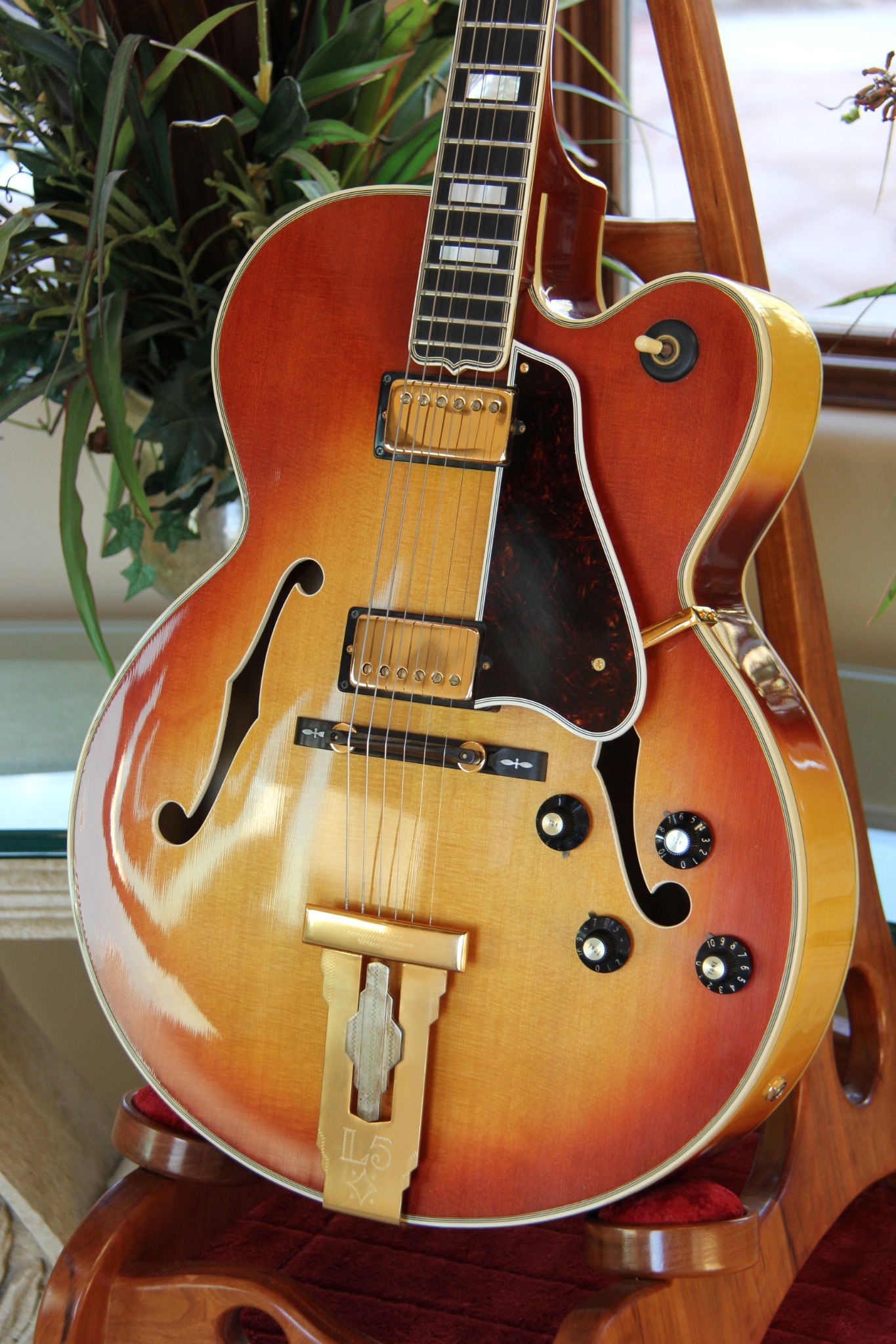 Gibson L-5, original photograph supplied by Gary